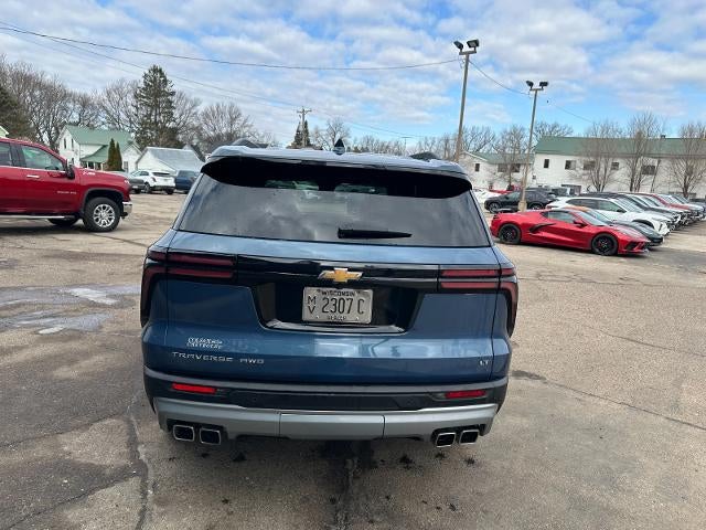 2024 Chevrolet Traverse LT