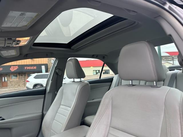 2016 Toyota Camry Hybrid LE